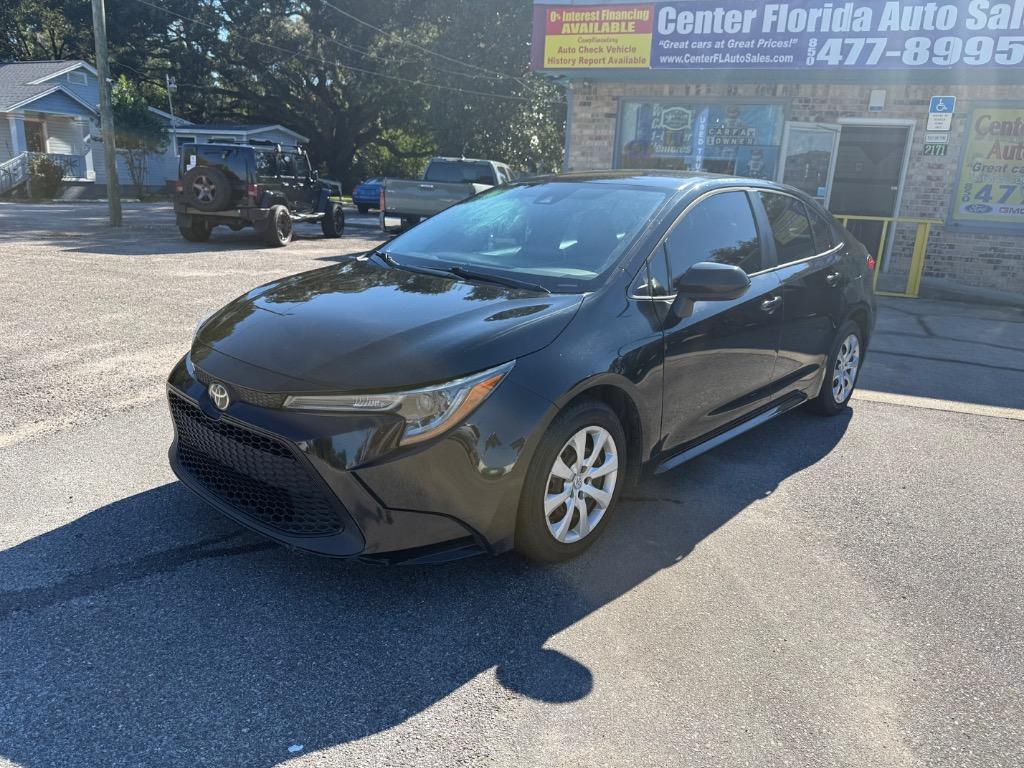 2021 Toyota Corolla LE's photo