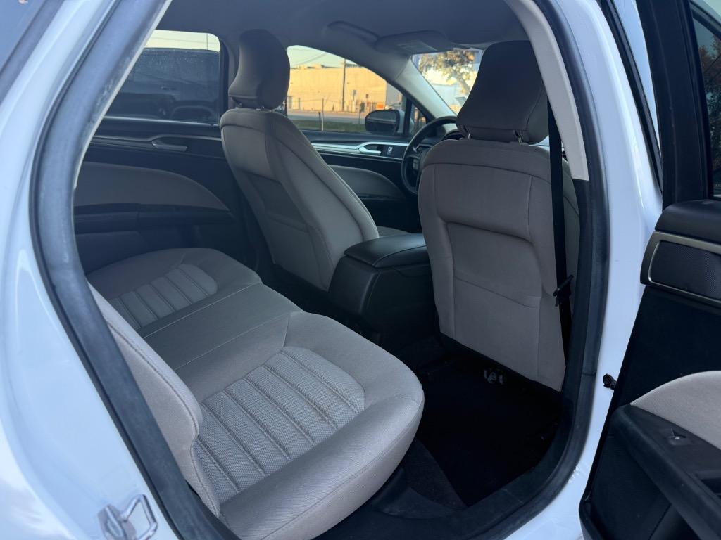 2019 Ford Fusion S - Photo 9