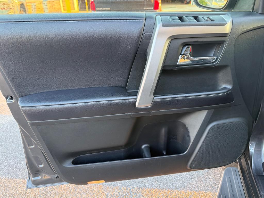 2018 Toyota 4Runner SR5 - Photo 13
