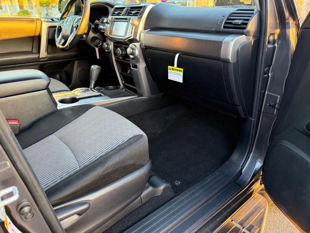 2018 Toyota 4Runner SR5 - Photo 9