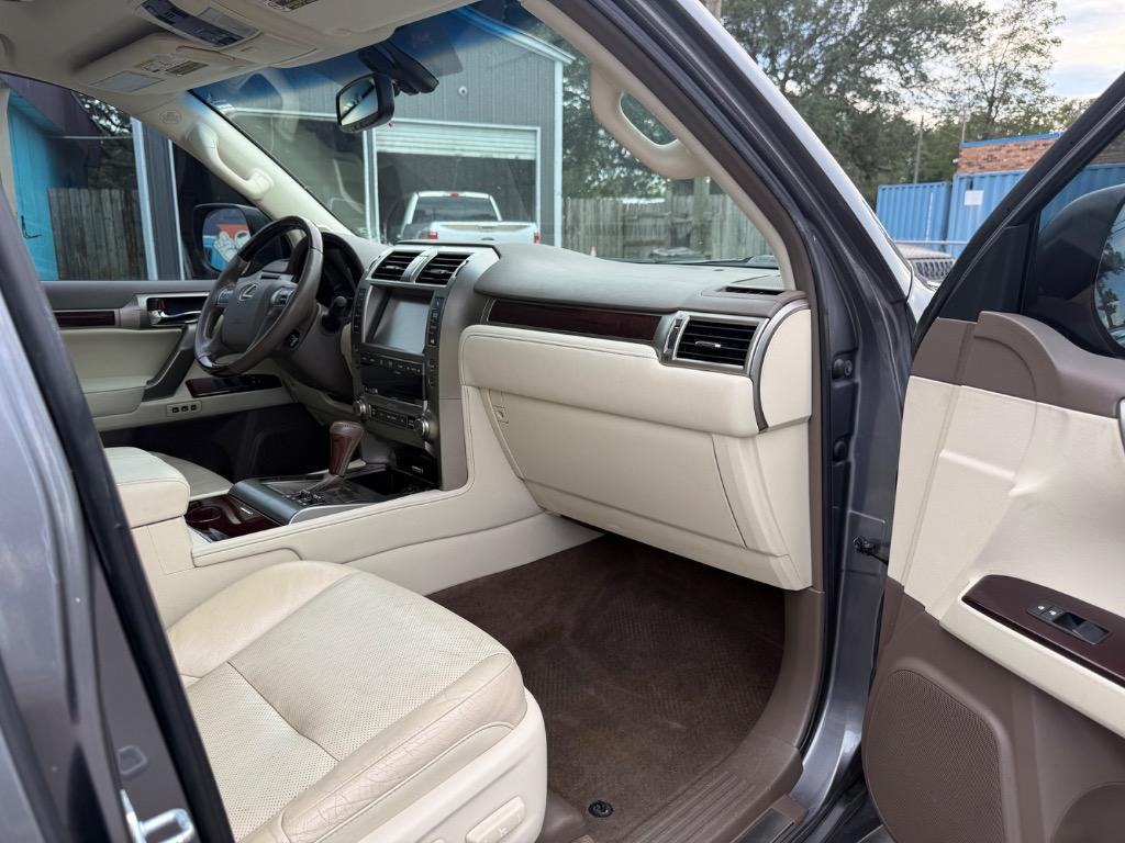 2015 Lexus GX Base - Photo 8